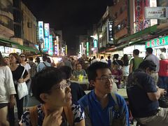 -六合夜市