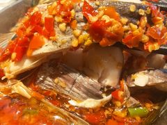 -阿瓦山寨·湘菜现炒·剁椒鱼头王(咸阳总店)