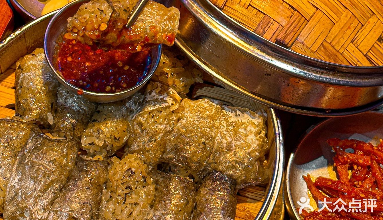 来青岛胖5斤也要吃的韩料店!鱼皮包饭太好吃了!!!