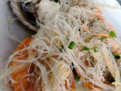 蒜蓉粉丝蒸扇贝-明记海鲜大排档(巽寮湾店)
