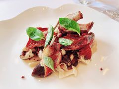 碳烤乳鸽，甜豆，旱金莲醋汁-Jean Georges