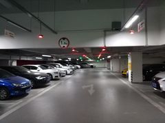 -成都银泰中心-停车场