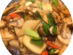 干锅杂菌例-小土豆北方菜馆(方庄店)