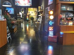 -汽车博物馆主题餐厅
