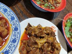 -爆炸头阿姨小四川正宗川味小吃(无任何分店)