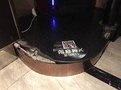 小舞台有裂痕了安全隐患-牧歌KTV(广济南路店)