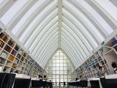 -钟书阁(松江泰晤士小镇店)