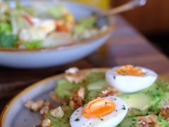 牛油果煮蛋吐司-RAC BAR(安福路店)