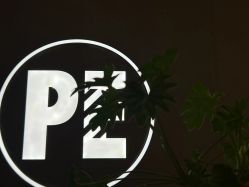 -PE SALON