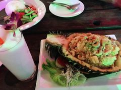 -Green Tree Rest. & Pub