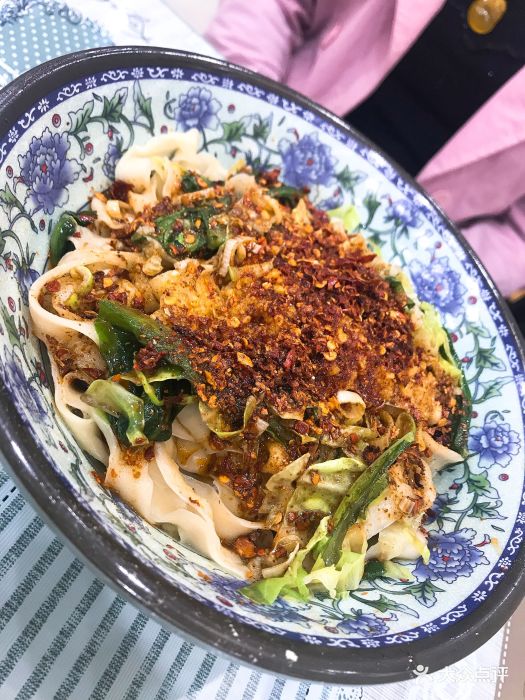老潼关肉夹馍(万达店)油泼面图片 第2张