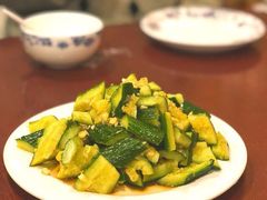 拍黄瓜-玫瑰红烤羊排(北新桥三条店)