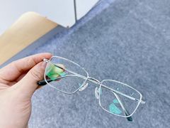 -罗伯特眼镜·蔡司官方授权(罗湖国贸店)