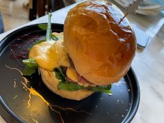 双层牛肉培根超浓芝士汉堡-The Rug Cafe(王府中环店)