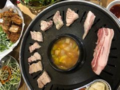 -江南猪肉商会无限续吃(弘大店)