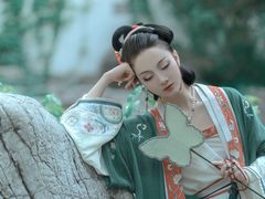 -翩若国风汉服体验馆