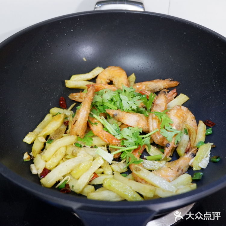 年夜饭必备菜谱推荐1⃣️6⃣️【椒盐土豆虾】