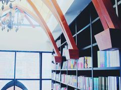 -钟书阁(松江泰晤士小镇店)