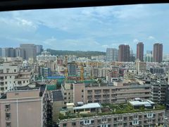 -深圳宝安体育馆希尔顿欢朋酒店