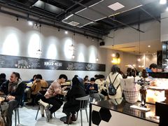 大堂-HELLO 27 意面·沙拉·帕尼尼