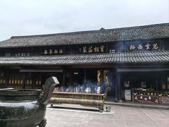-峨眉山报国寺