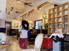 -拖板鞋咖啡旅行酒店(春熙路地铁站店)