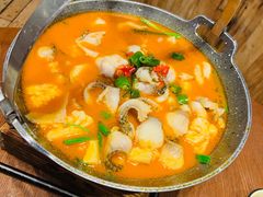 思茅酸汤鱼片-老滇山寨•云南特色菜•地方菜•民族风情歌舞表演(金碧店)