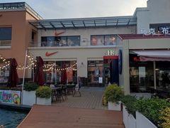 -NIKE上海青浦优选体验店