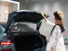 -小鹏汽车体验中心(苏州龙湖狮山天街店)