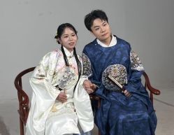 -莫兰迪婚纱摄影