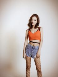 -现代经典婚纱摄影
