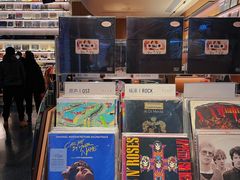 门面-黑胶星球(华发中城商都店)