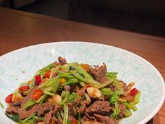 小炒黄牛肉-小厨师·二十年沈家门小海鲜(百井坊巷店)