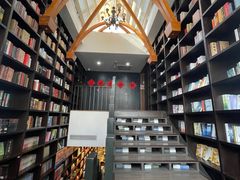 -钟书阁(松江泰晤士小镇店)