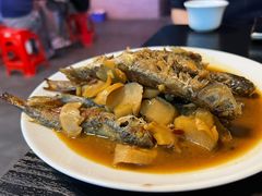 斋鱼萝卜干-盛燕泥丁粥