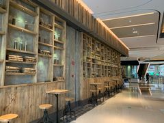 商场内门口-星巴克臻选(湖滨道店)