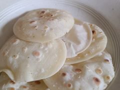 烟熏三文鱼配烤饺子皮和芥末籽酱-BOR Eatery(安福路店)