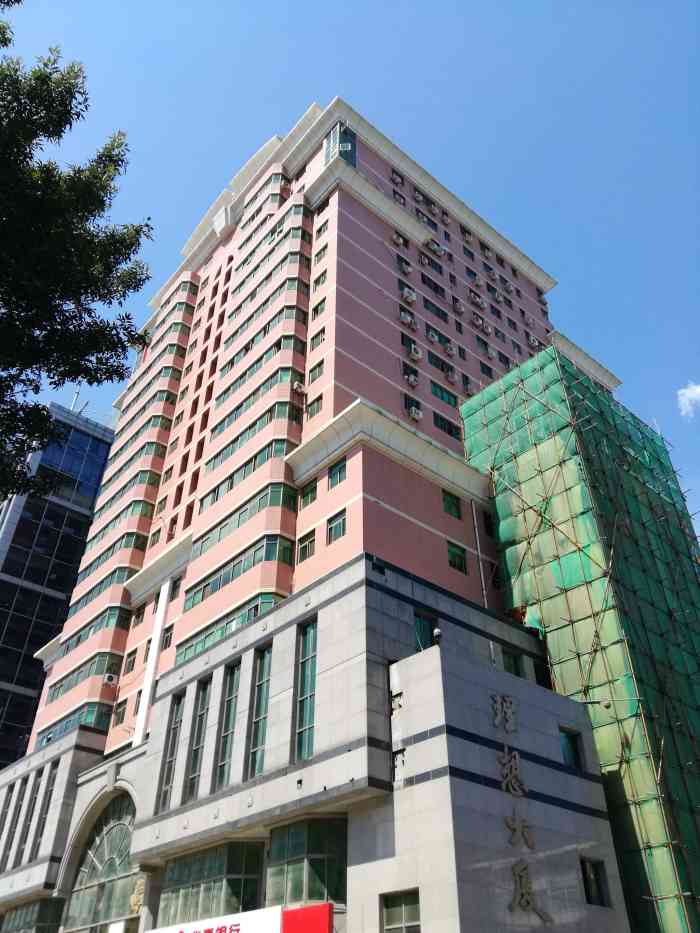 理想大厦-"这个地方离姥姥家非常近.每次去姥姥家都会.