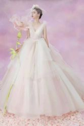 -Renee芮亦婚纱(原丽莎)