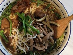 -镇南锅盖面馆(解放路店)