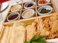 沂蒙六姐妹煎饼-鹊华居·地道鲁菜·海鲜·融合味(大明湖店)