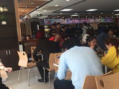 等位区-新四方美食城(中山店)