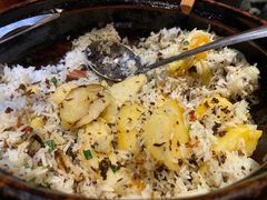 -帅巴人舅母子腊蹄民俗村