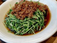 有机豆苗-老滇山寨•云南特色菜•地方菜•民族风情歌舞表演(金碧店)