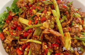 Spicy Stir-fried Beef with Green Pepper
