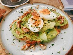 牛油果煮蛋吐司-RAC BAR(安福路店)