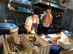 -POKEE VIA&Brunch·维娅(重庆来福士店)
