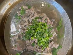 -周老三跷脚牛肉·全牛火锅(非遗传承店)