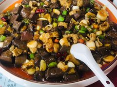 血旺烧肥肠-辛记豆汤家常菜(芳草街店)
