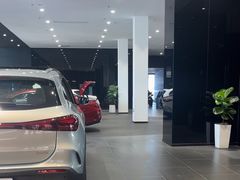 -奔驰上海利星(七宝店)